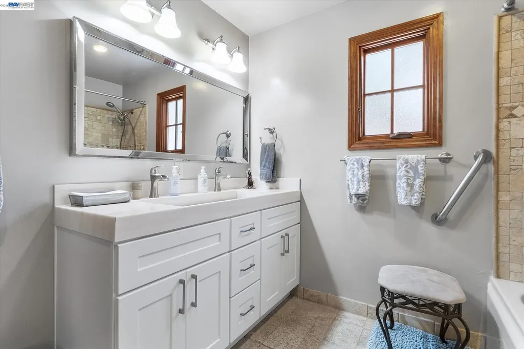630 Rock Isle Alameda CA 94501