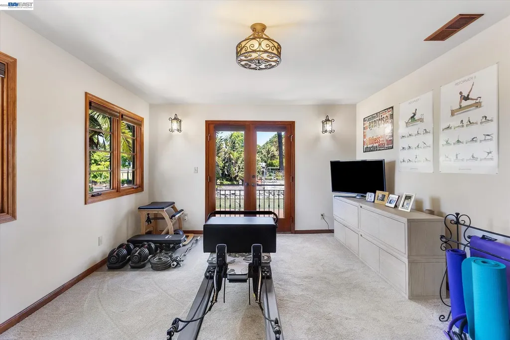 630 Rock Isle Alameda CA 94501