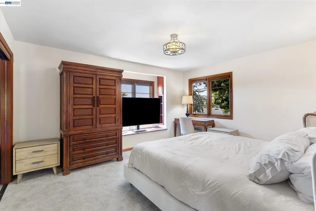 630 Rock Isle Alameda CA 94501