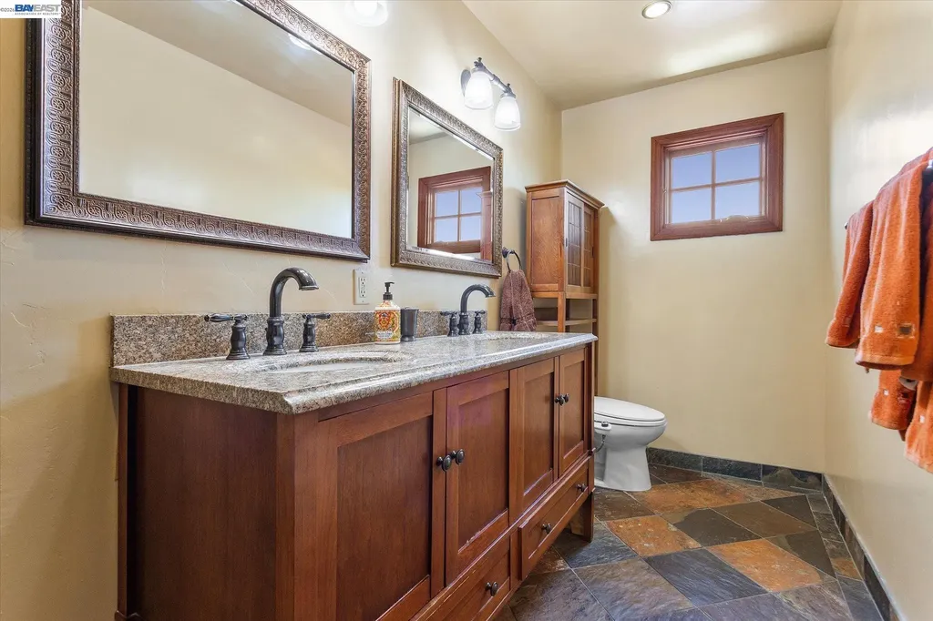 630 Rock Isle Alameda CA 94501