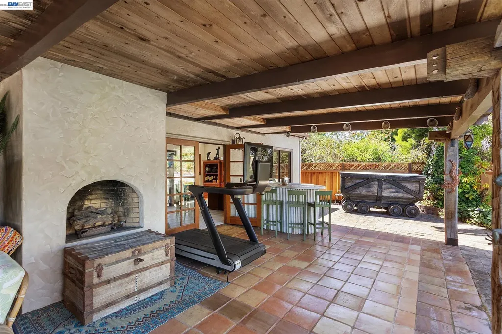 630 Rock Isle Alameda CA 94501