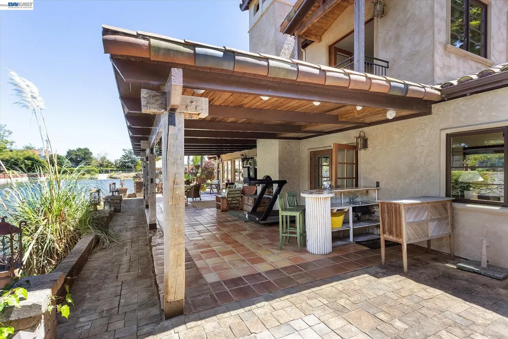630 Rock Isle Alameda CA 94501
