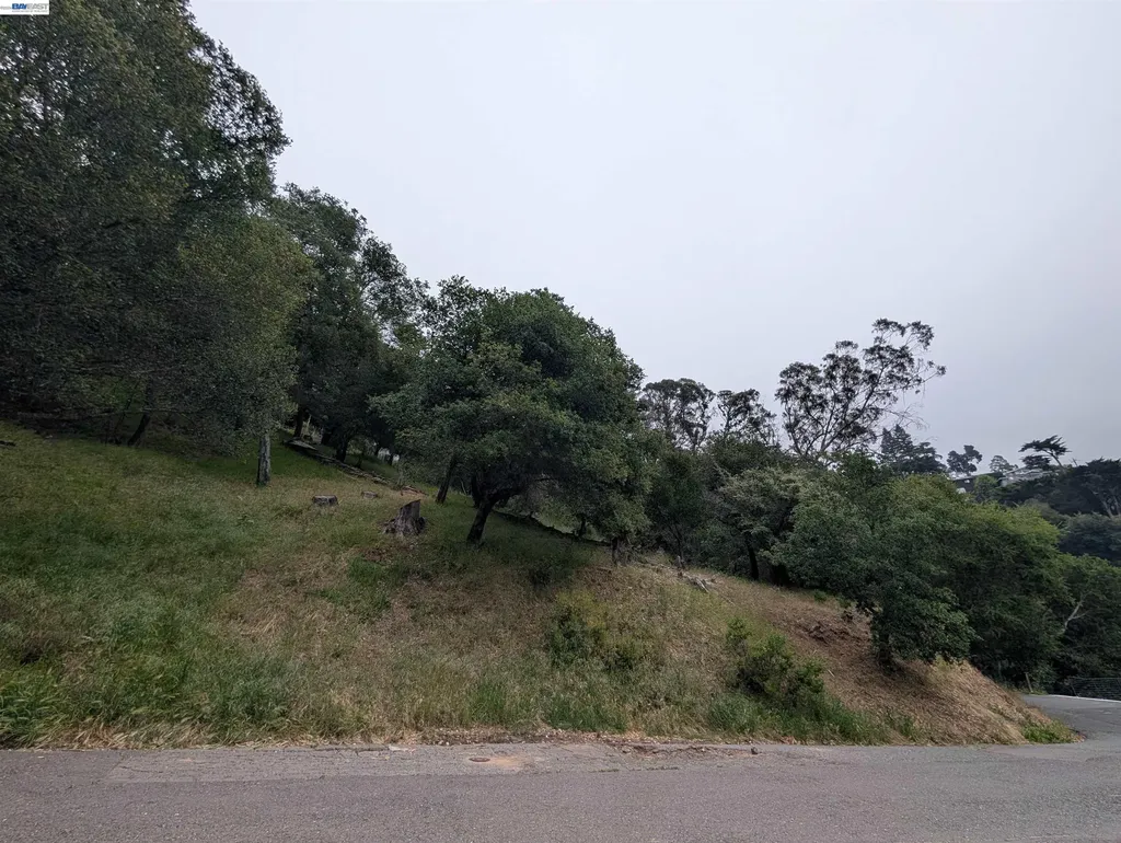 000 Girvin Drive Oakland CA 94603