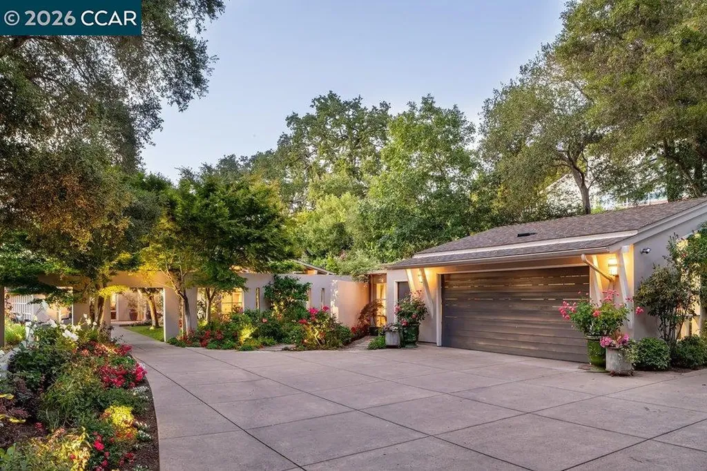371 Camino Sobrante Orinda CA 94563