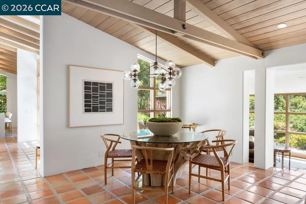 371 Camino Sobrante Orinda CA 94563