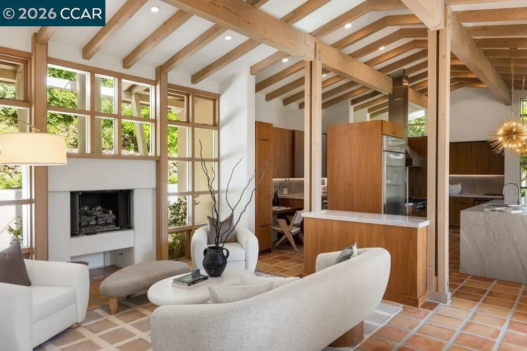 371 Camino Sobrante Orinda CA 94563