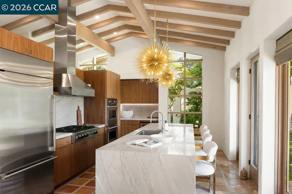 371 Camino Sobrante Orinda CA 94563