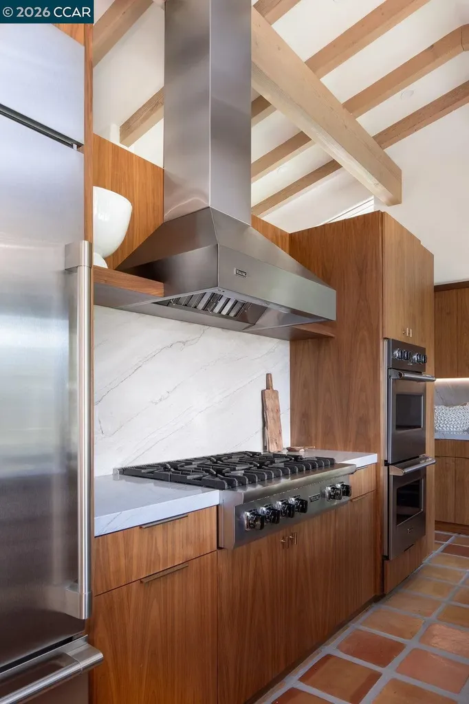 371 Camino Sobrante Orinda CA 94563