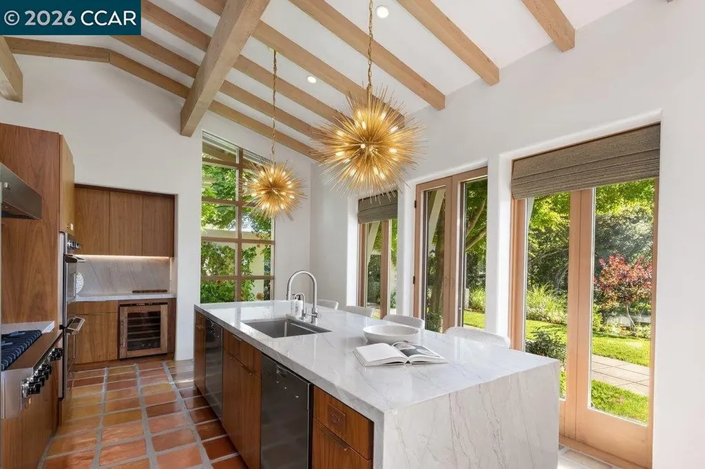 371 Camino Sobrante Orinda CA 94563