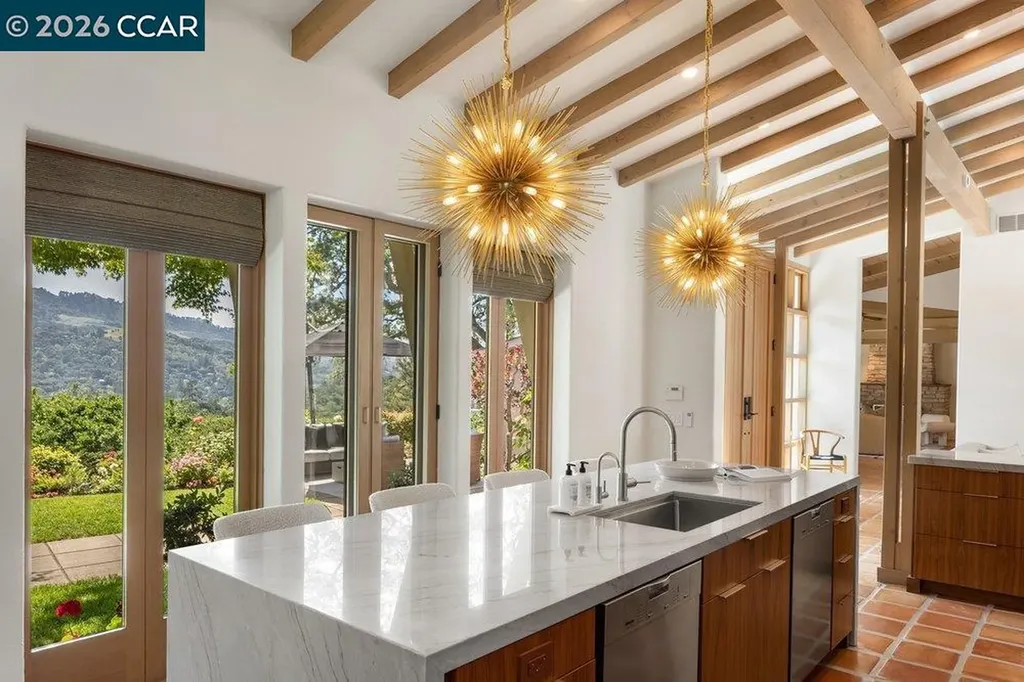 371 Camino Sobrante Orinda CA 94563