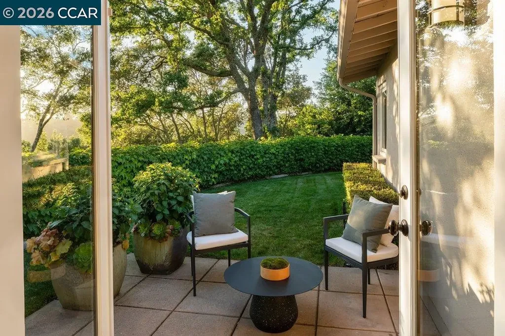 371 Camino Sobrante Orinda CA 94563