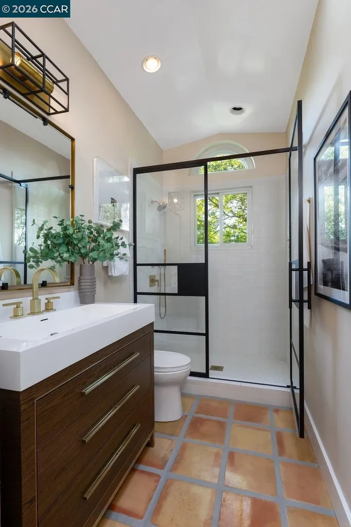 371 Camino Sobrante Orinda CA 94563