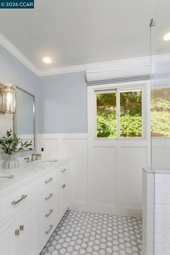 371 Camino Sobrante Orinda CA 94563