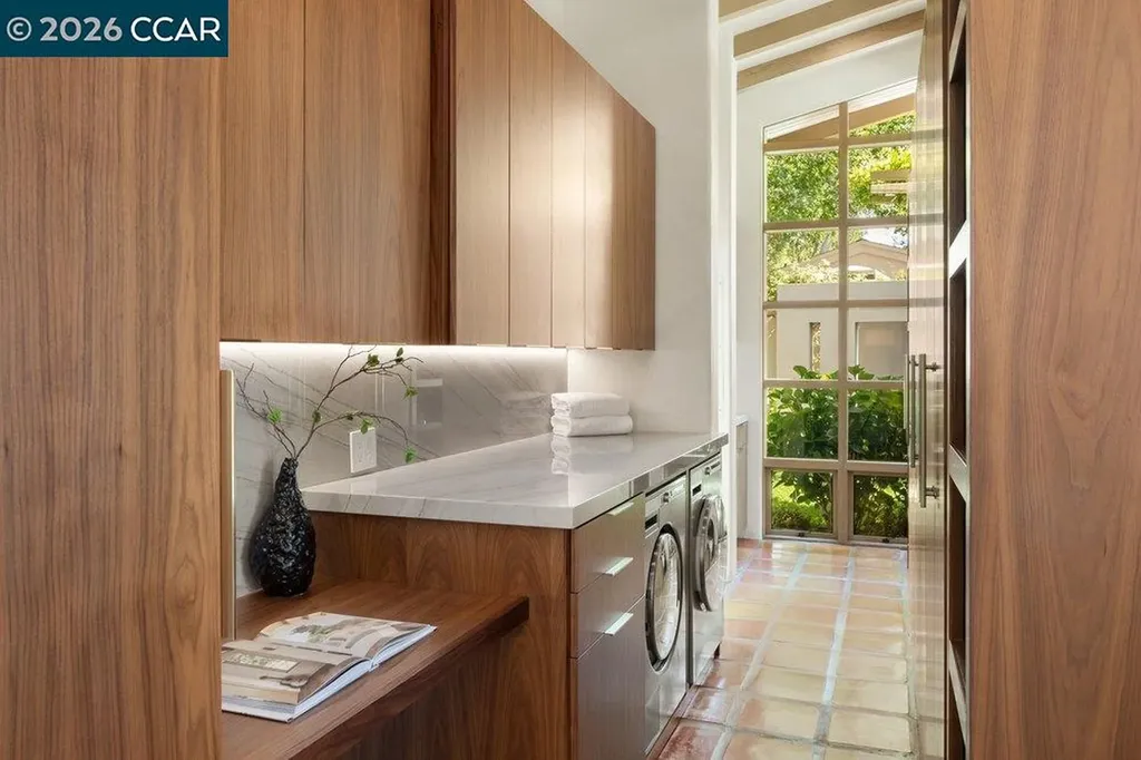 371 Camino Sobrante Orinda CA 94563