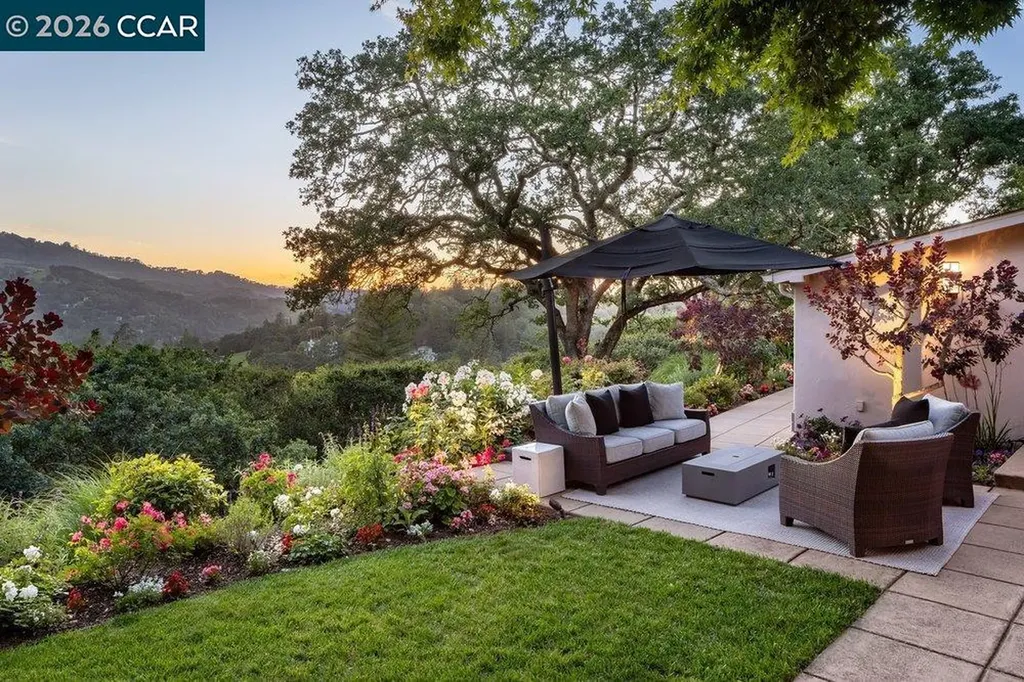 371 Camino Sobrante Orinda CA 94563