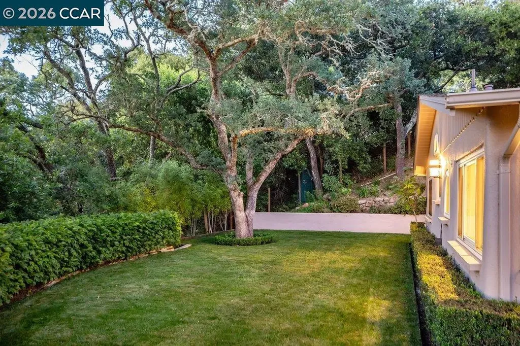371 Camino Sobrante Orinda CA 94563