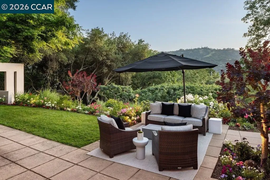 371 Camino Sobrante Orinda CA 94563