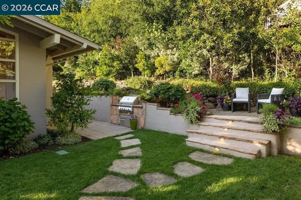 371 Camino Sobrante Orinda CA 94563