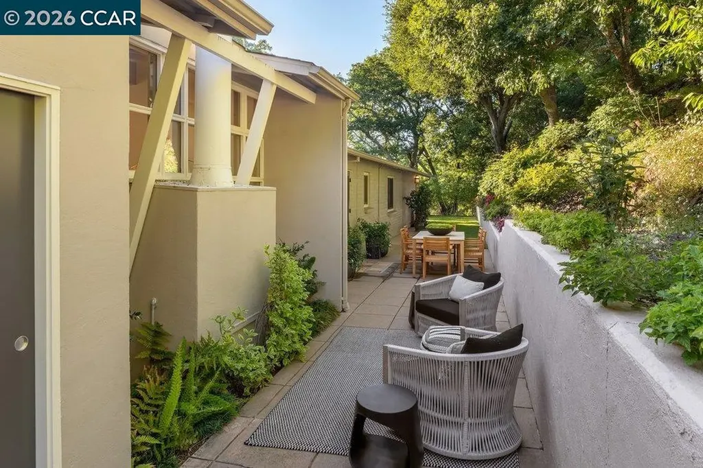 371 Camino Sobrante Orinda CA 94563