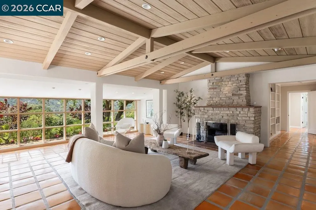 371 Camino Sobrante Orinda CA 94563