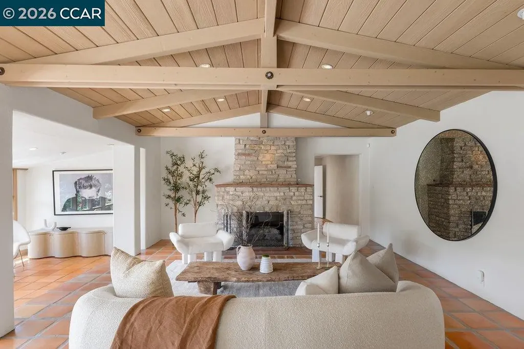 371 Camino Sobrante Orinda CA 94563