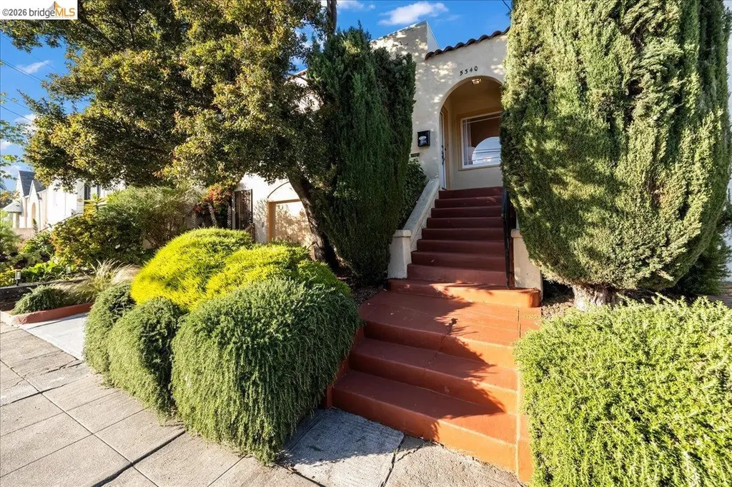 Oakland CA, 5340 Walnut Street