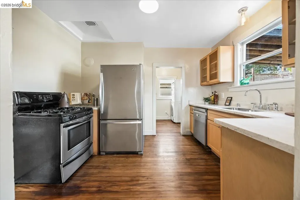 5340 Walnut Street Oakland CA 94619