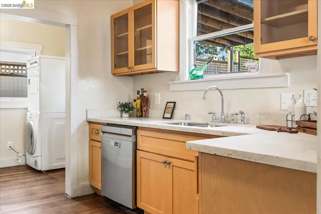 5340 Walnut Street Oakland CA 94619