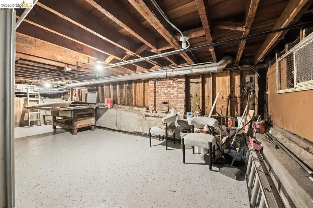 5340 Walnut Street Oakland CA 94619