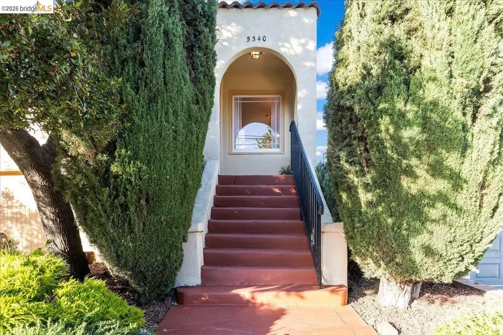 5340 Walnut Street Oakland CA 94619