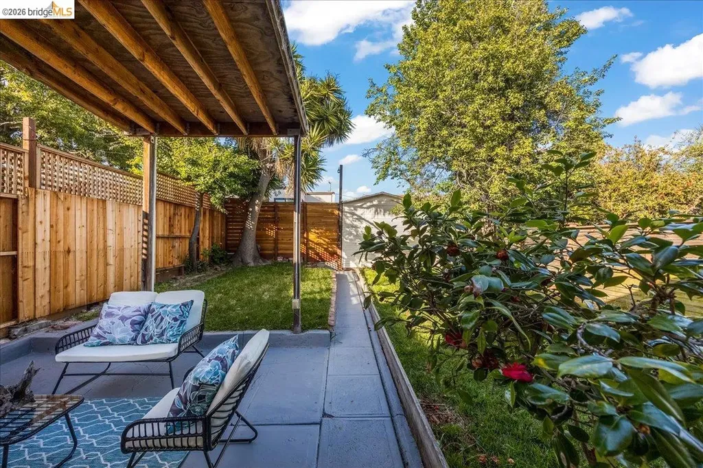 5340 Walnut Street Oakland CA 94619