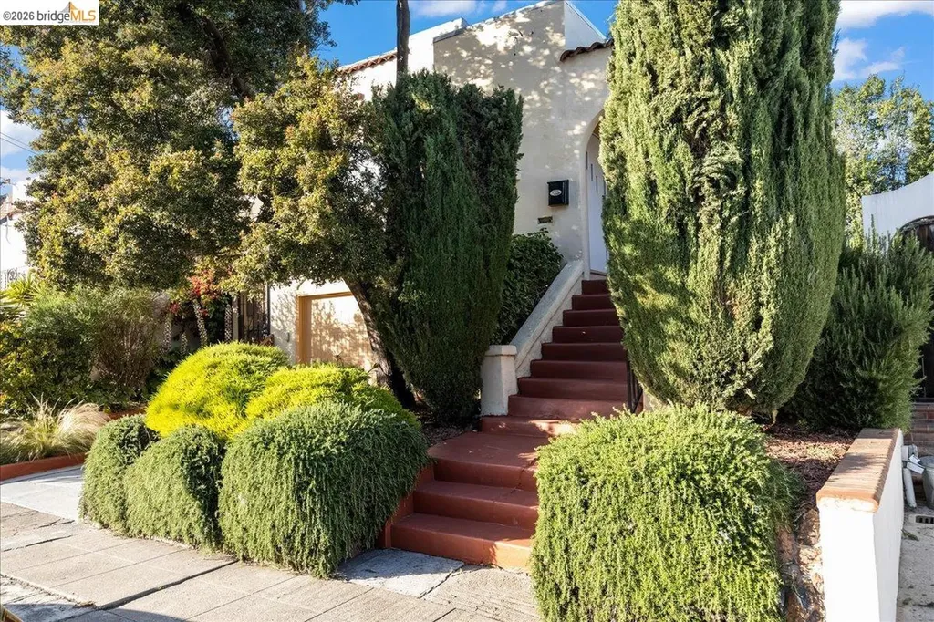 5340 Walnut Street Oakland CA 94619