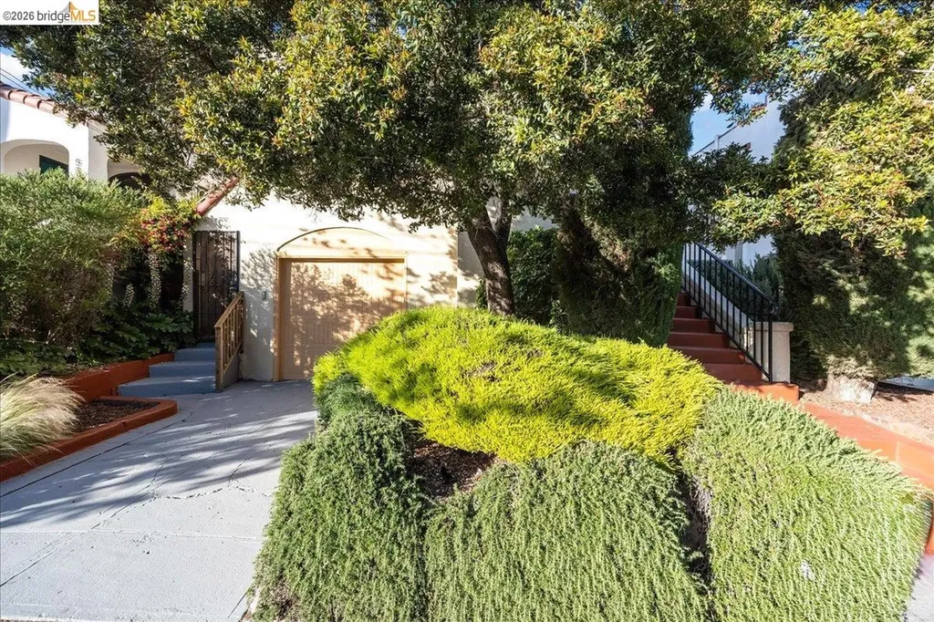 5340 Walnut Street Oakland CA 94619