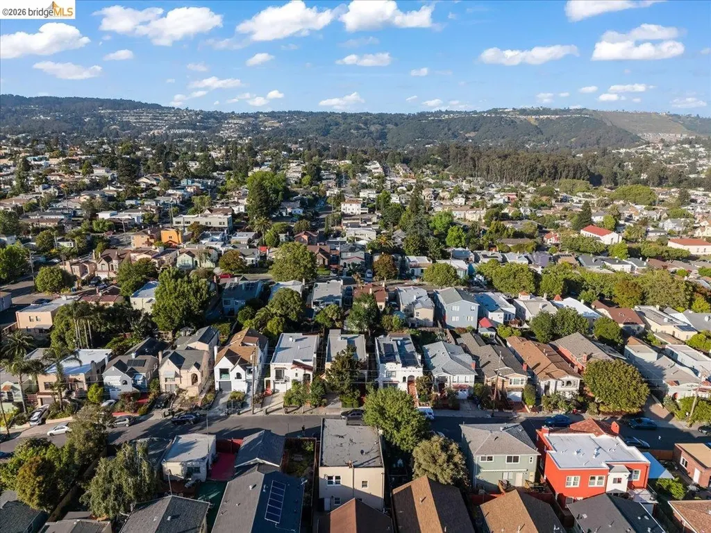 5340 Walnut Street Oakland CA 94619