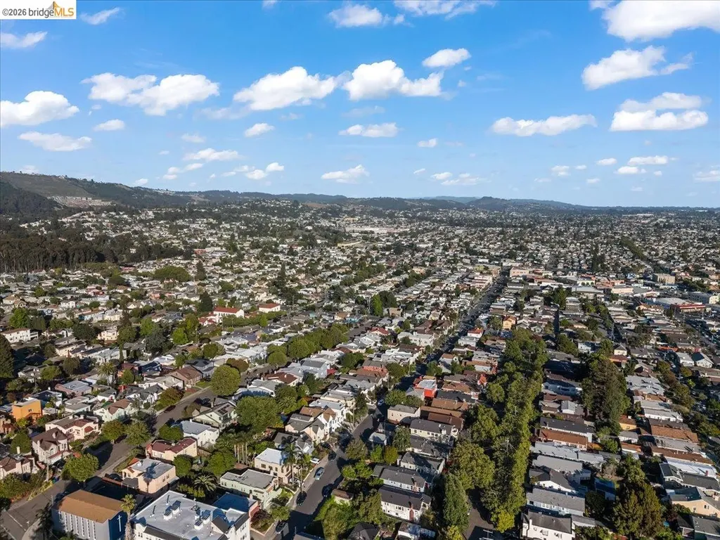 5340 Walnut Street Oakland CA 94619