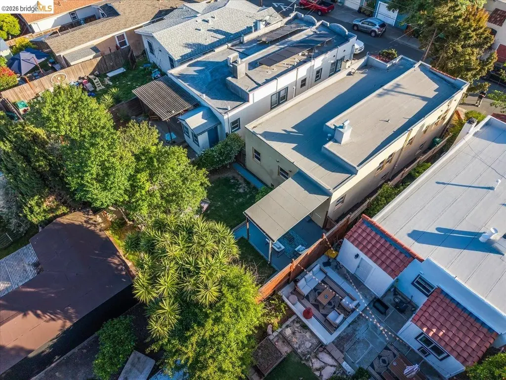 5340 Walnut Street Oakland CA 94619