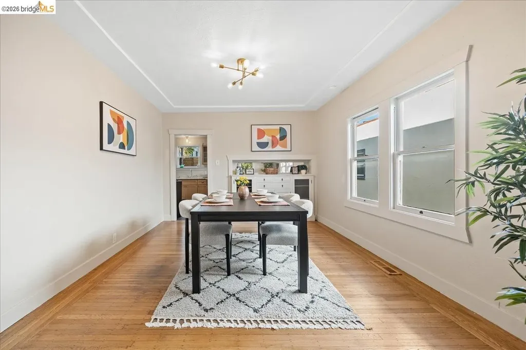 5340 Walnut Street Oakland CA 94619