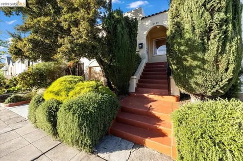 5340 Walnut Street Oakland CA 94619