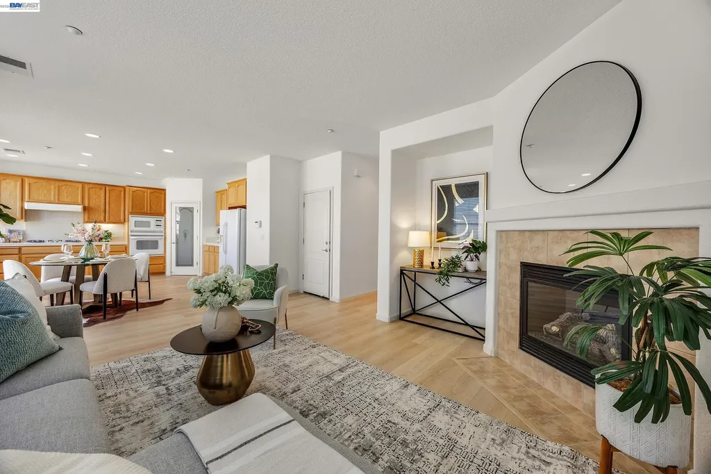 221 Dutra Vernaci Drive Union City CA 94587