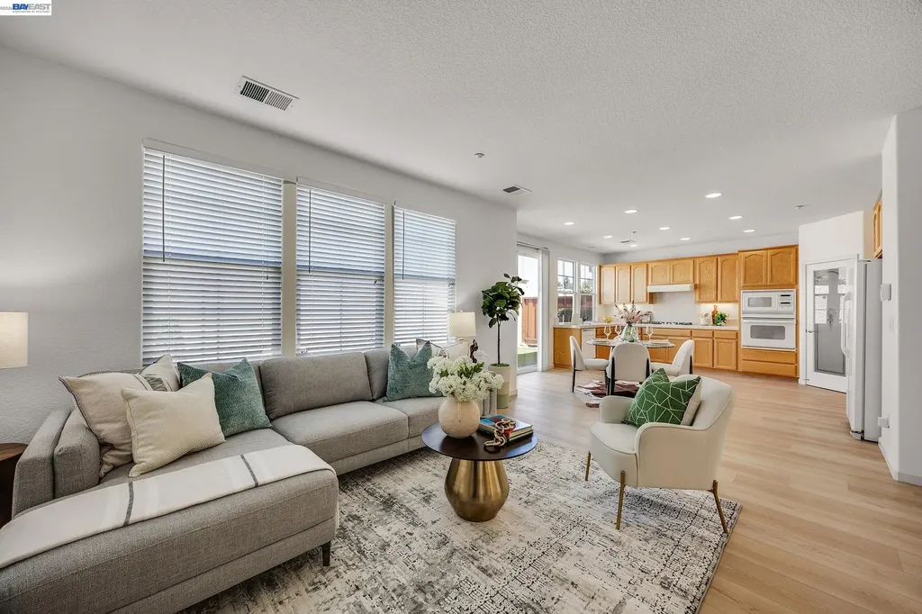221 Dutra Vernaci Drive Union City CA 94587