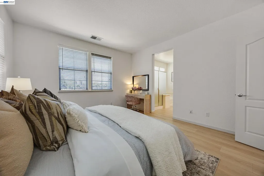221 Dutra Vernaci Drive Union City CA 94587