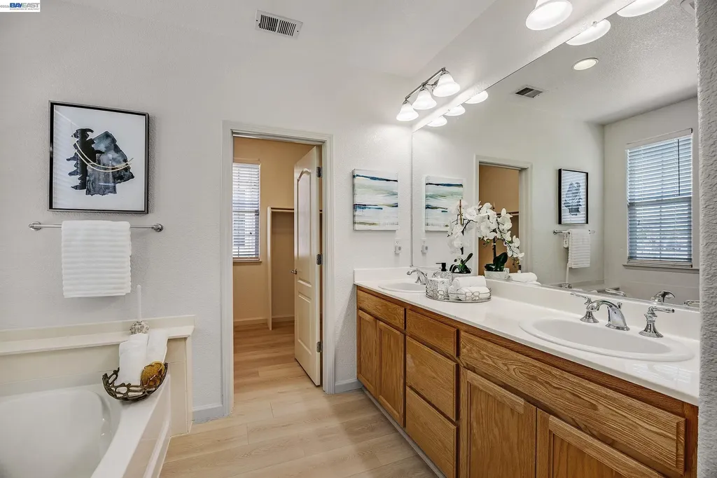 221 Dutra Vernaci Drive Union City CA 94587