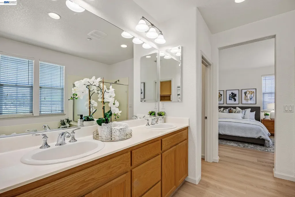 221 Dutra Vernaci Drive Union City CA 94587
