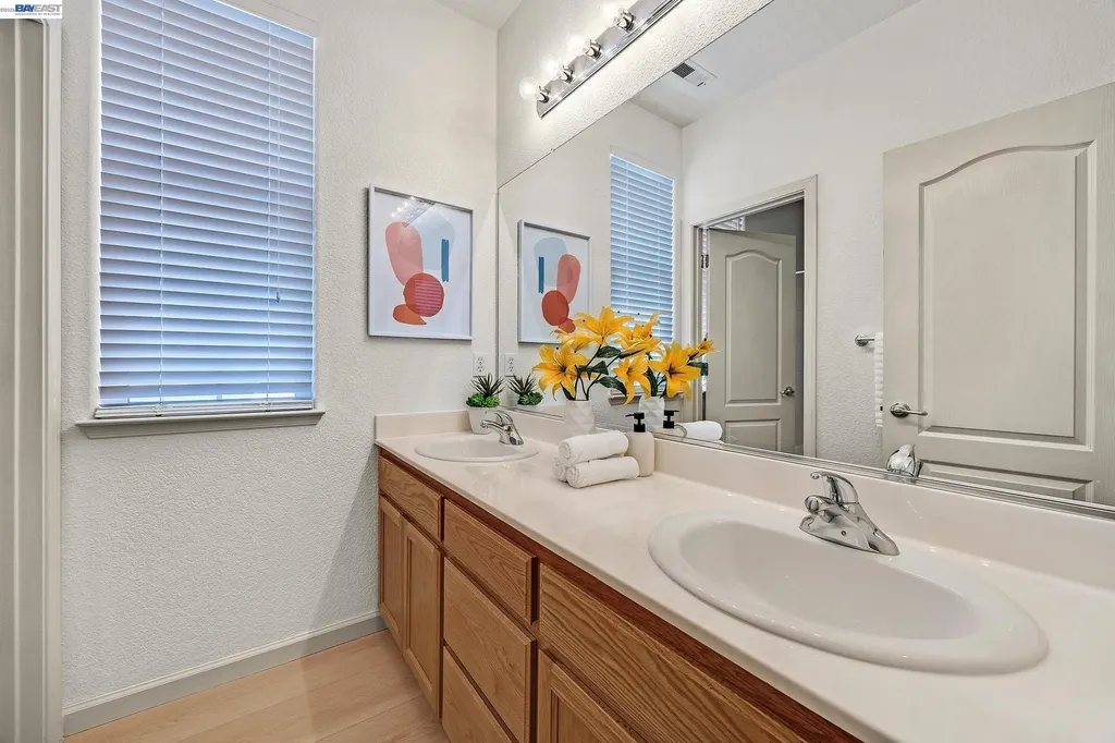 221 Dutra Vernaci Drive Union City CA 94587
