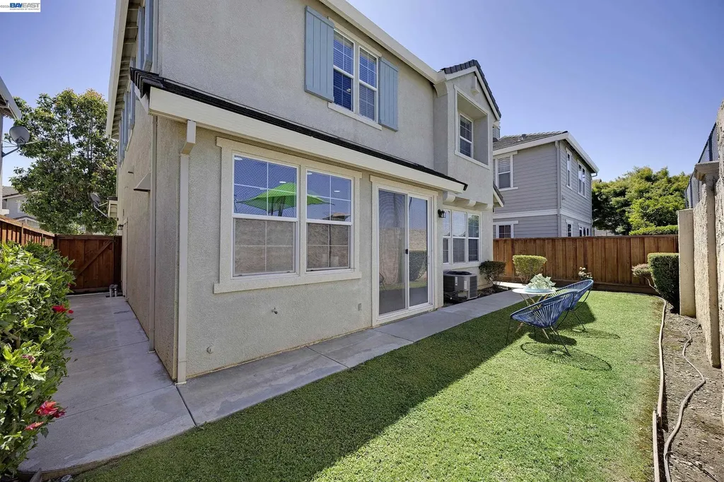 221 Dutra Vernaci Drive Union City CA 94587