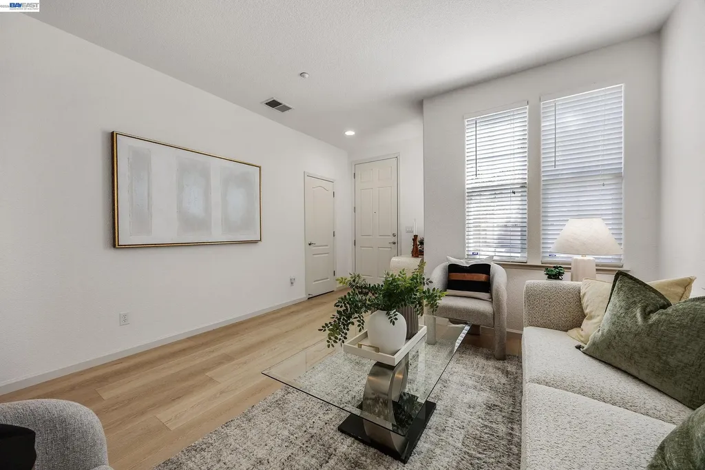221 Dutra Vernaci Drive Union City CA 94587