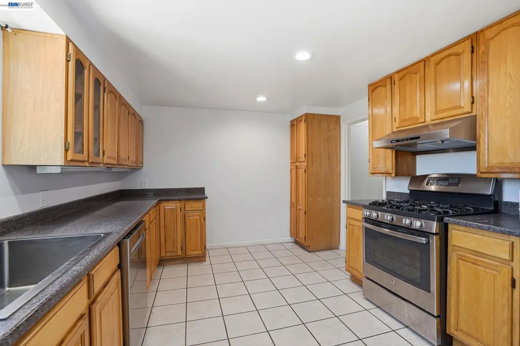 2102 Overhill Road Concord CA 94520