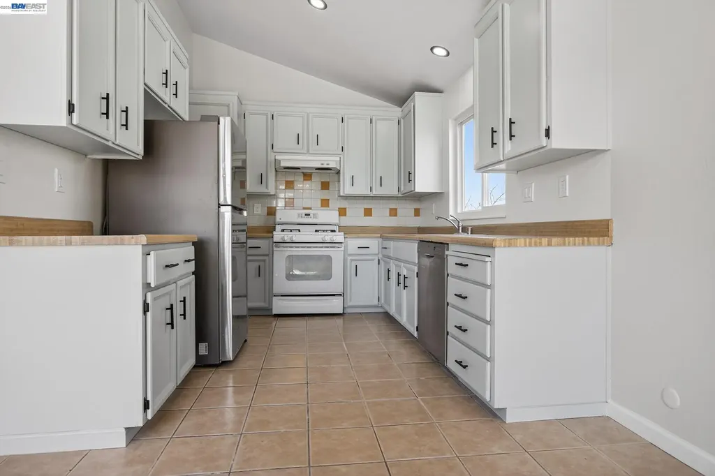 247 Sparrow Drive Hercules CA 94547