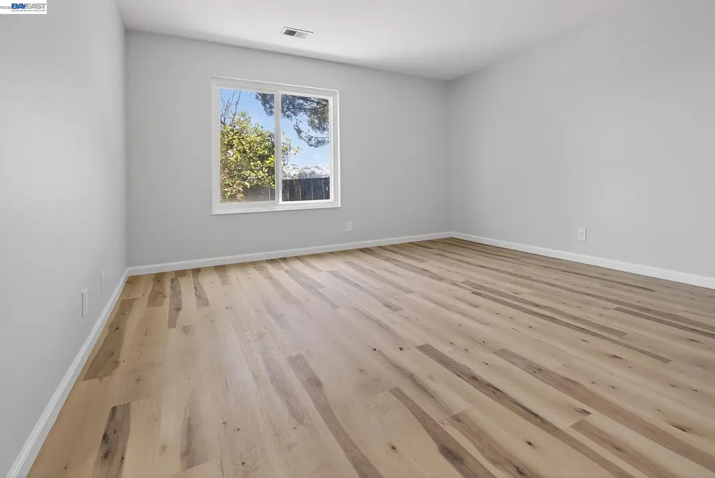 247 Sparrow Drive Hercules CA 94547
