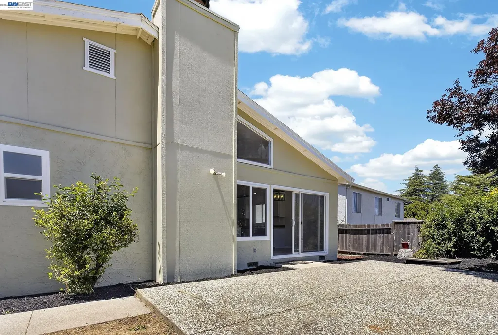 247 Sparrow Drive Hercules CA 94547